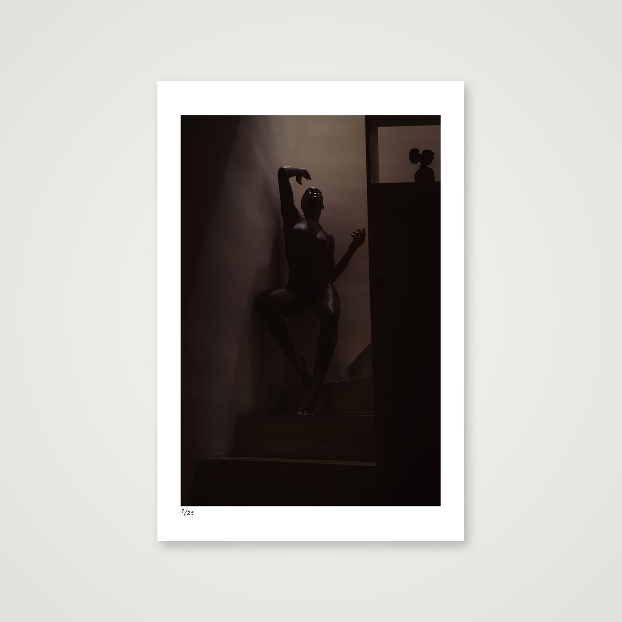 Stillness | Pivot Pixie | Room Noir 2 Shadow Play | Pivot Pixie | Ph. Room Noir | #2